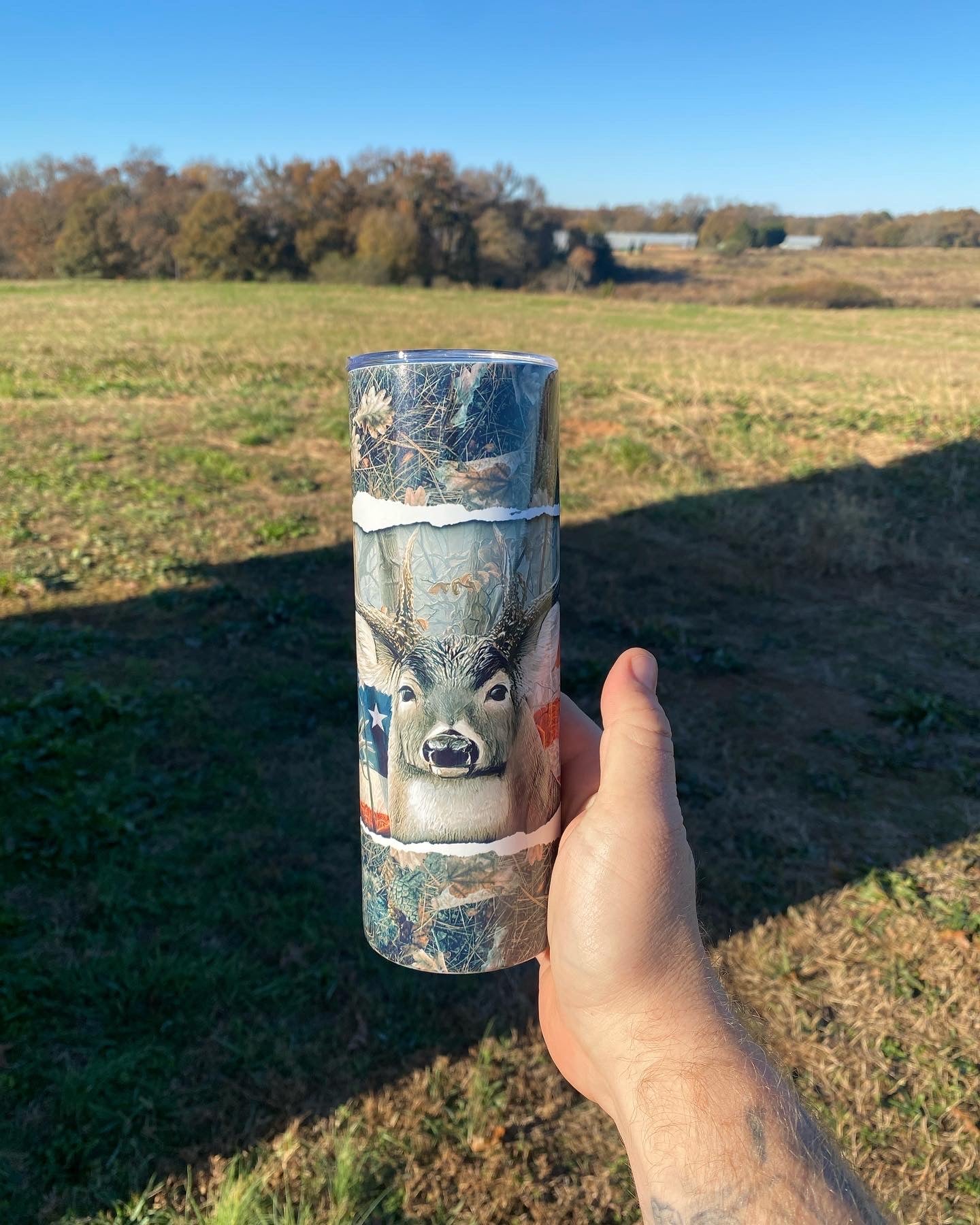 USA American Patriotic Whitetail Buck Hunting 20 oz Skinny Tumbler