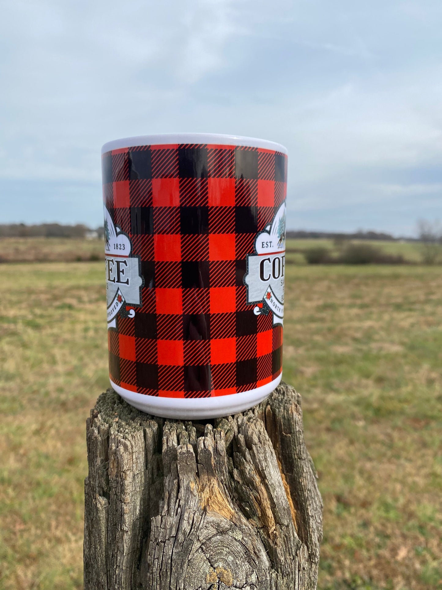 Red Plaid Santa’s Finest Blend Mug - High Quality Ceramic Materials For Cold & Hot Beverages | Christmas Gift Idea For Coffee Drinkers