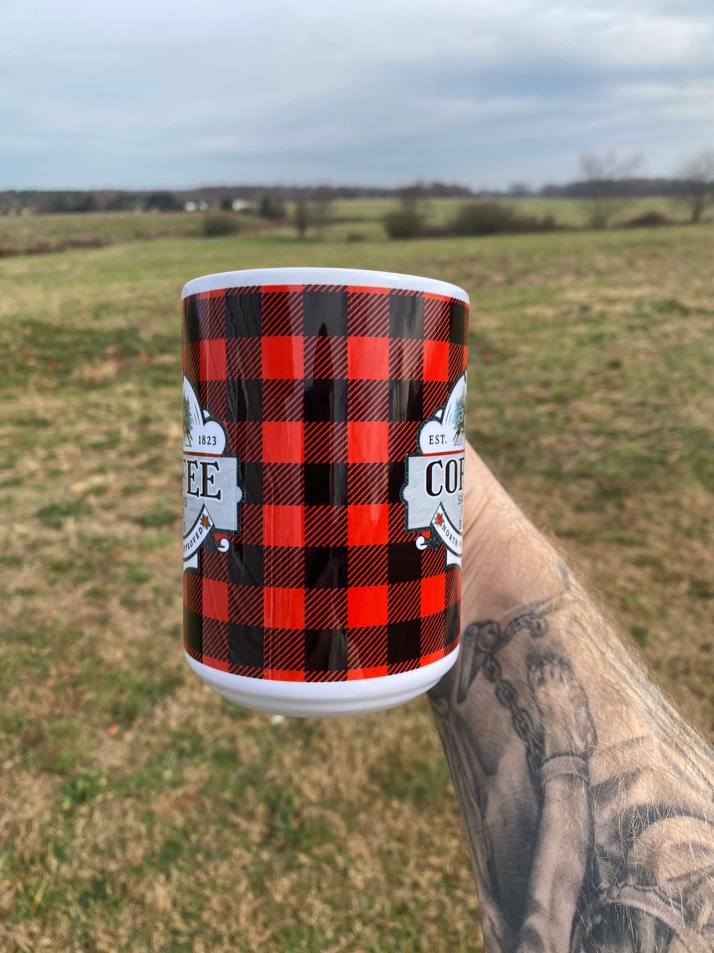 Red Plaid Santa’s Finest Blend Mug - High Quality Ceramic Materials For Cold & Hot Beverages | Christmas Gift Idea For Coffee Drinkers